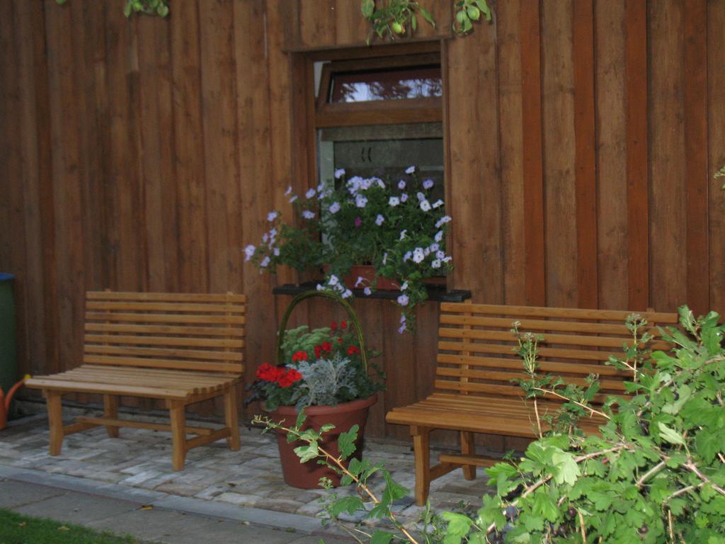 Pulkvedis Guest House Ventspils Buitenkant foto
