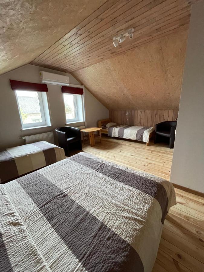 Pulkvedis Guest House Ventspils Buitenkant foto