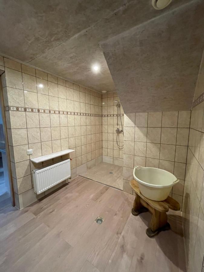 Pulkvedis Guest House Ventspils Buitenkant foto