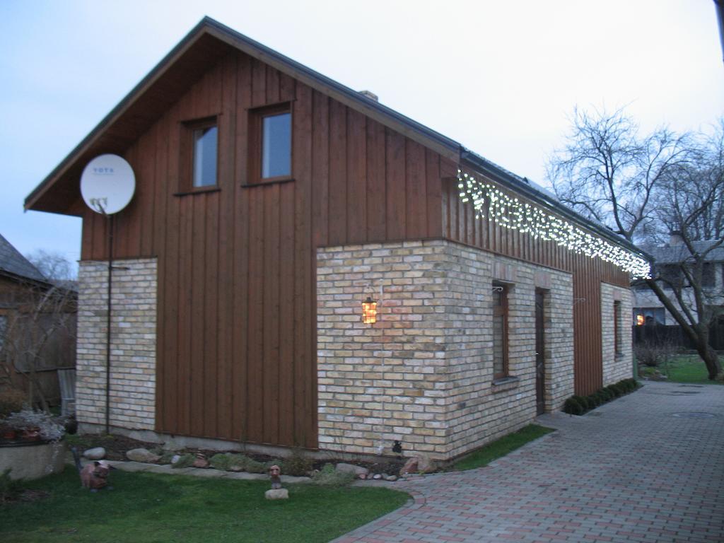 Pulkvedis Guest House Ventspils Buitenkant foto